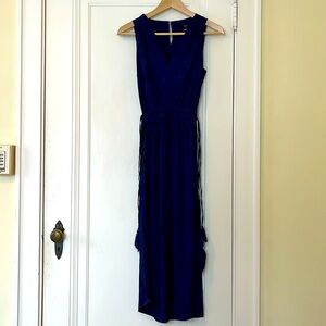 Tahari casual sleeveless blue dress
